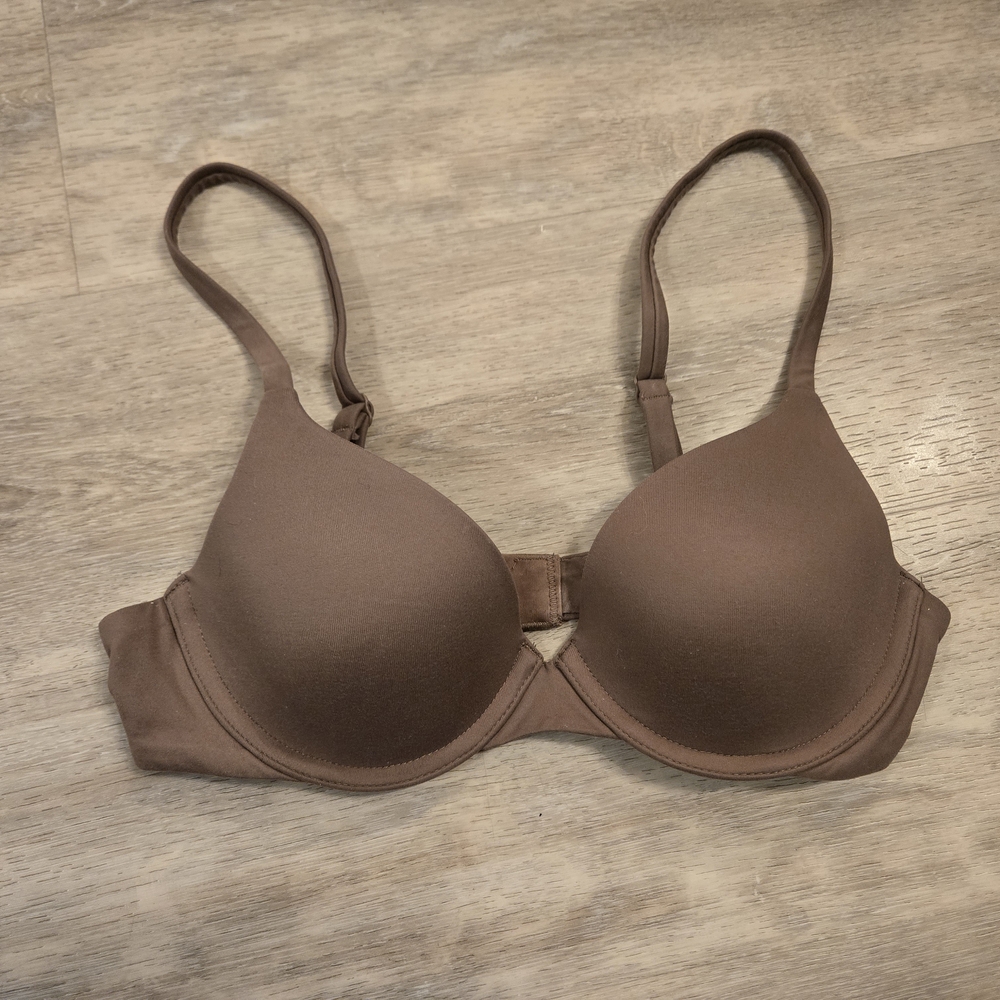 SKIMS Smooth Molded Bra in Taupe